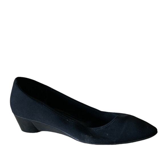 Salvatore Ferragamo Vintage Shoes Size 8 Black Kitten Heels - Picture 1 of 12